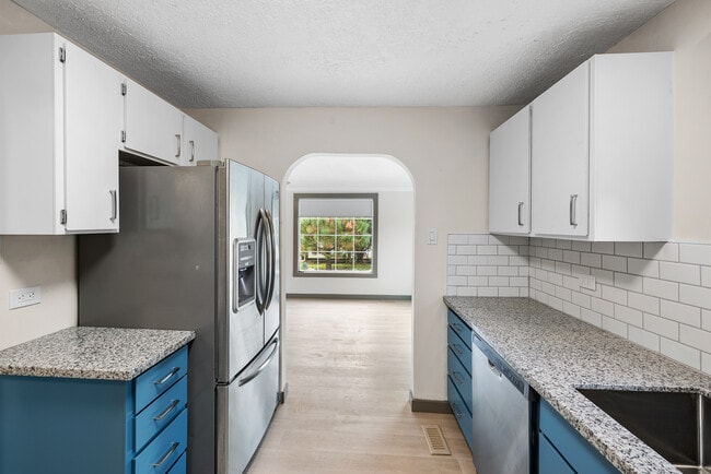 Building Photo - 5737 SE Harold St