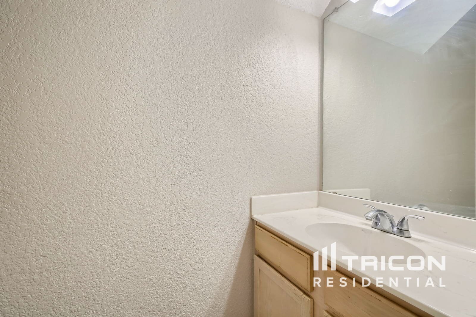 Building Photo - 12430 Canyon Ct