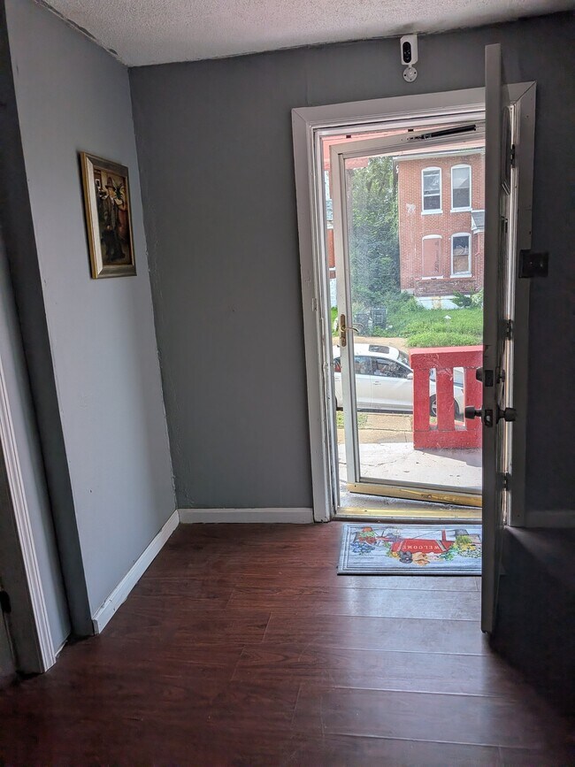 Building Photo - 4020 Dryden Ave