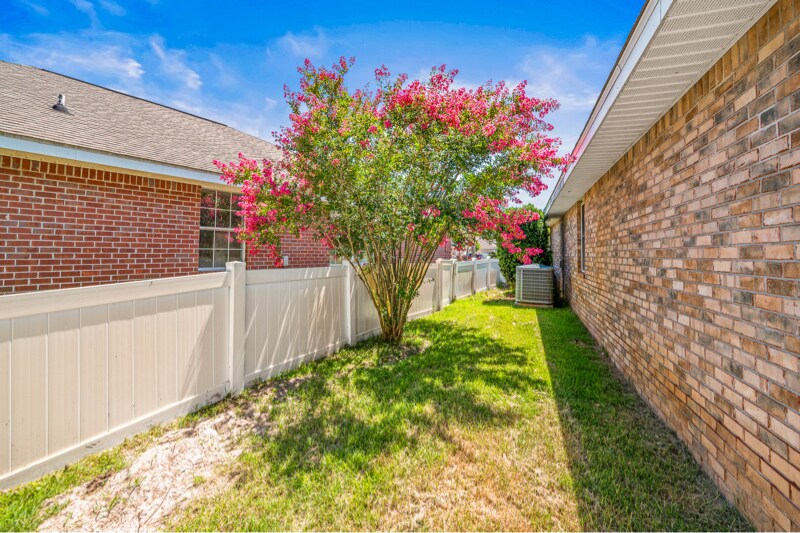 Building Photo - 723 Marsh Harbor Dr