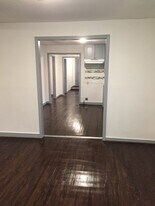 Building Photo - 300 Brenda St