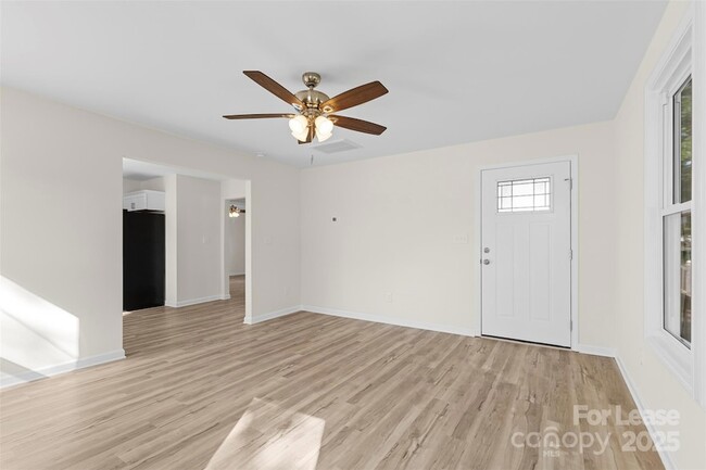 Building Photo - 660 Chestnut St