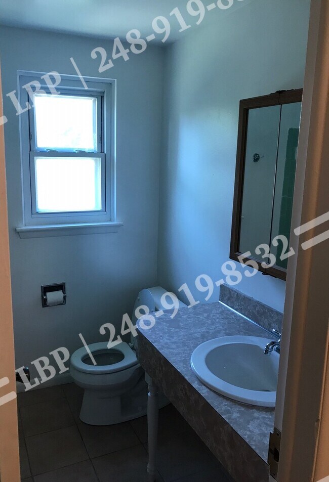 Building Photo - 5925 Inkster Rd