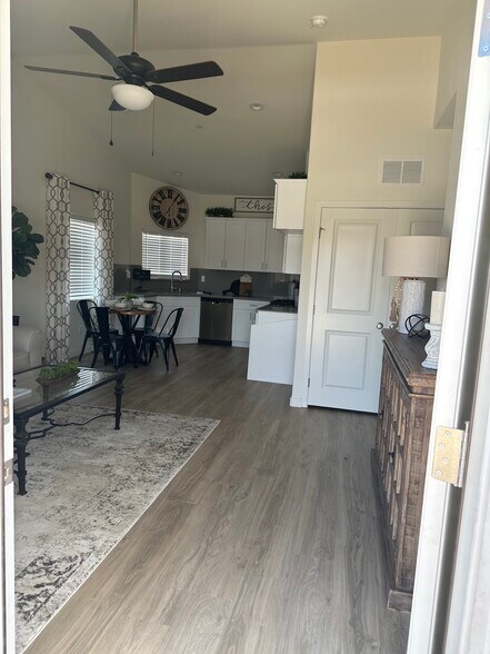 Building Photo - 8507 Frankie Lou St