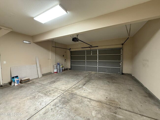 Building Photo - 435 Stradella Ct