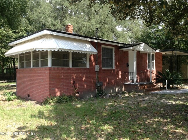 Building Photo - 1213 Kenmore St