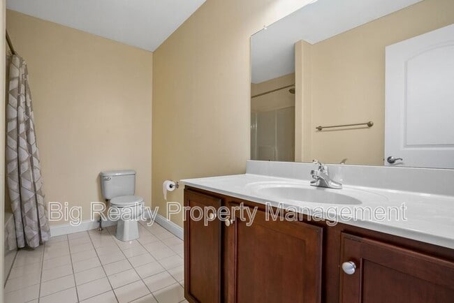 Building Photo - 2105 Eastport Way