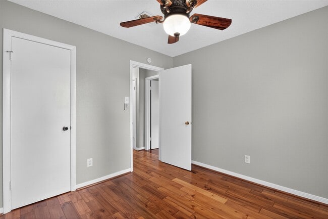 Building Photo - 9723 Halkirk St