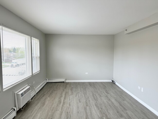 Building Photo - 8424 W 87th St