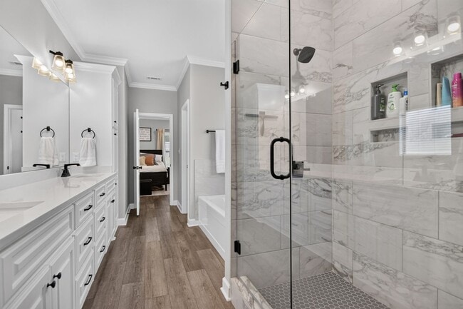 Building Photo - Fabulous Homes in Miller's Glenn