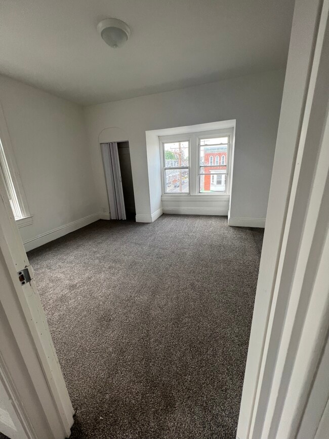 Building Photo - 158 W Jackson St