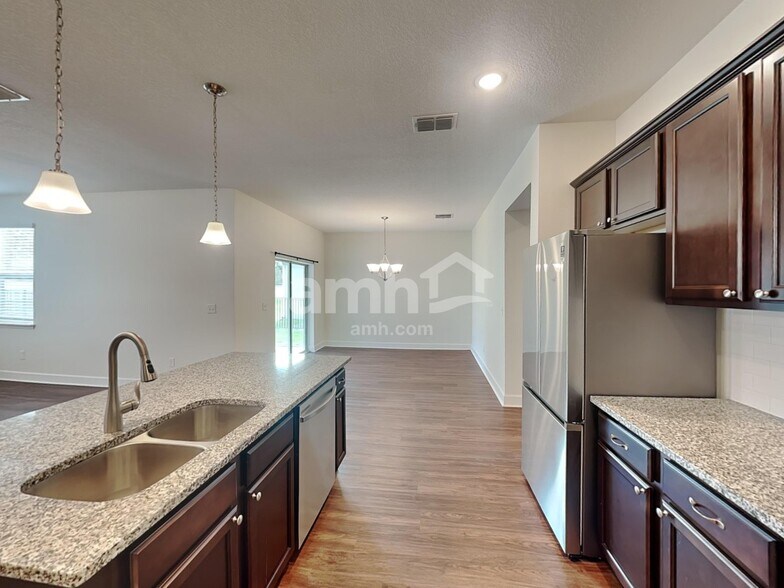 Building Photo - 2455 Ixora Ct