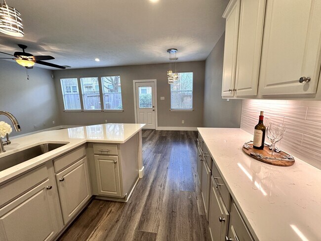 Building Photo - 46 Summer Haze Cir