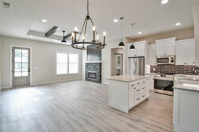 Building Photo - 828 Corral Dr