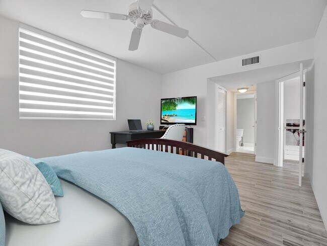 Building Photo - 2575 S Ocean Blvd