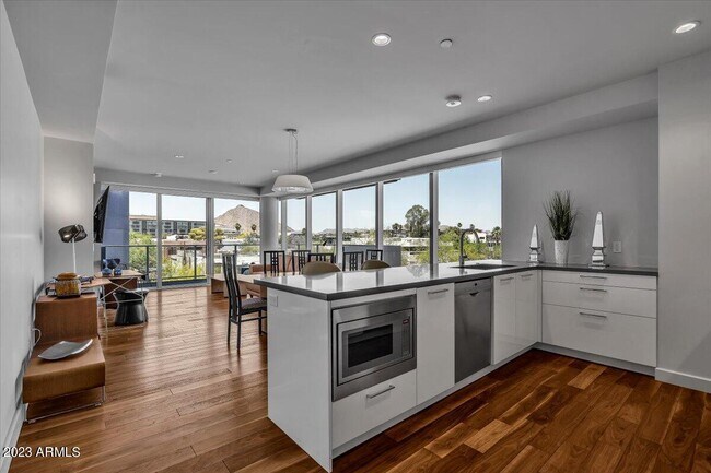 Building Photo - 4422 N 75th St