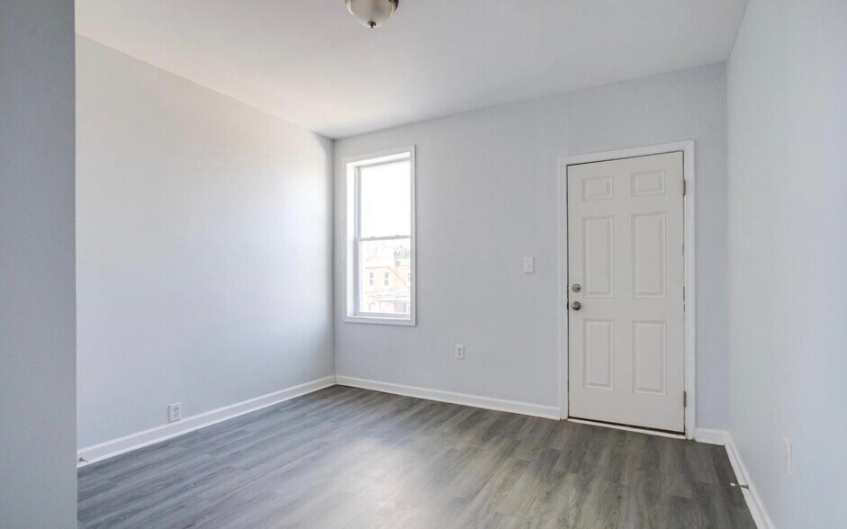 Building Photo - 3007 Oakley Ave