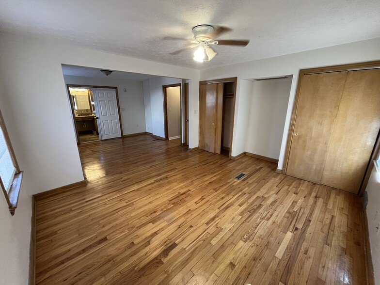 bedroom 1 - 2017 Natona Rd