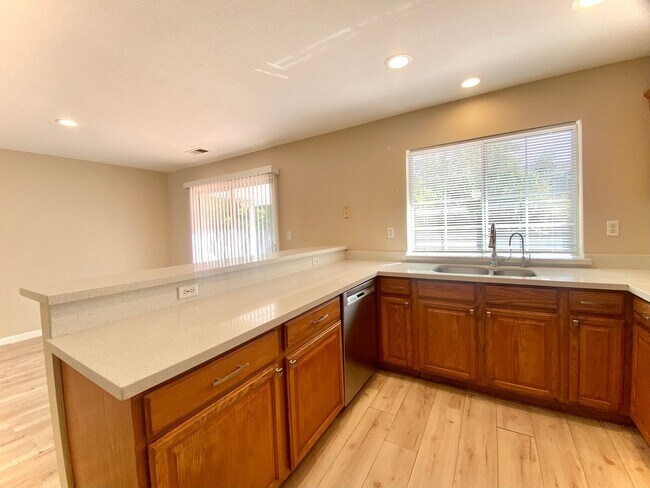 Building Photo - Lovely 3-bedroom home for rent in Fremont!...