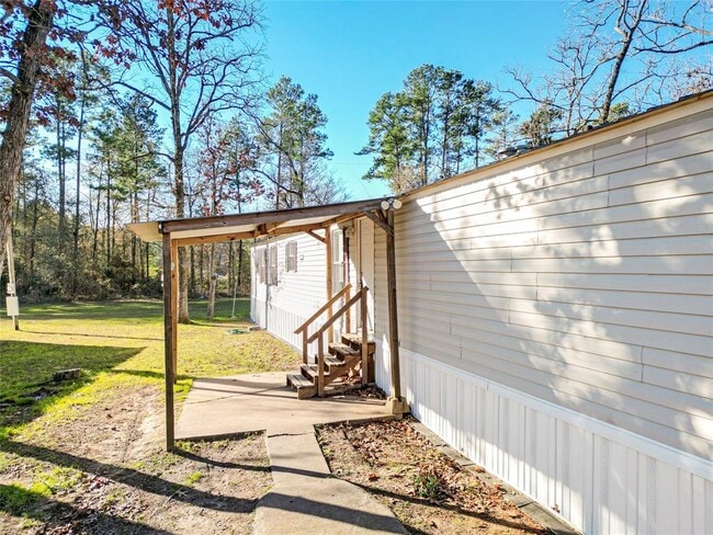Building Photo - 1202 US-190