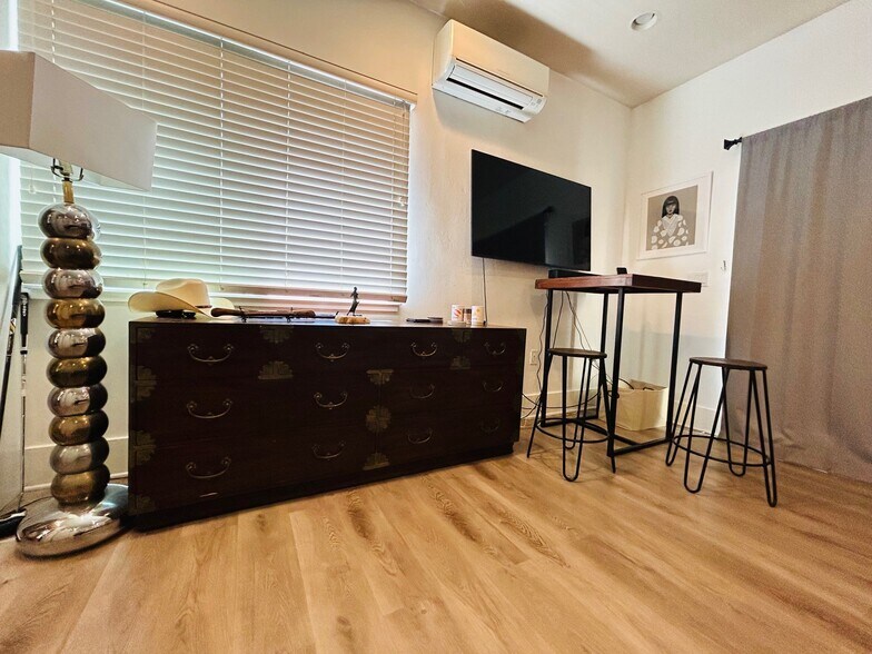 Building Photo - 1240 Plumas St