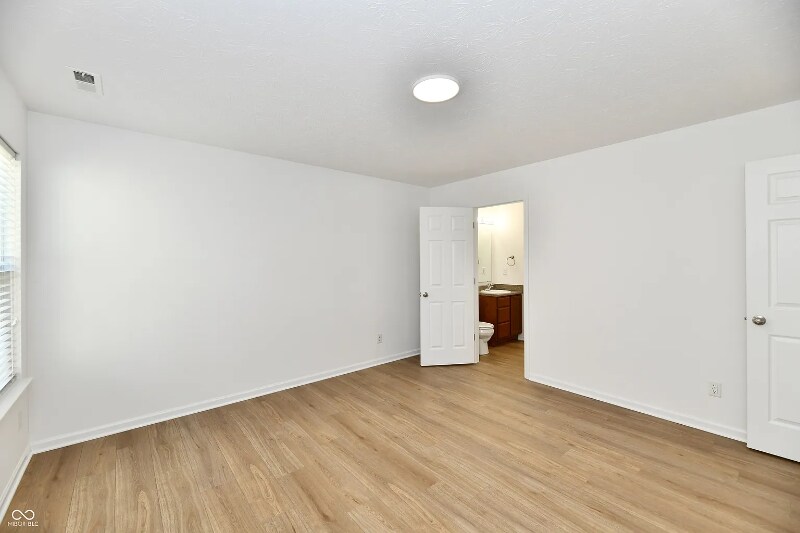 Building Photo - 931 Maidstone Ave