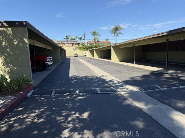 Building Photo - 1430 W Lambert Rd