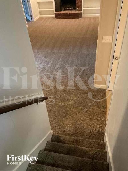 Building Photo - 9955 Melrose Dr