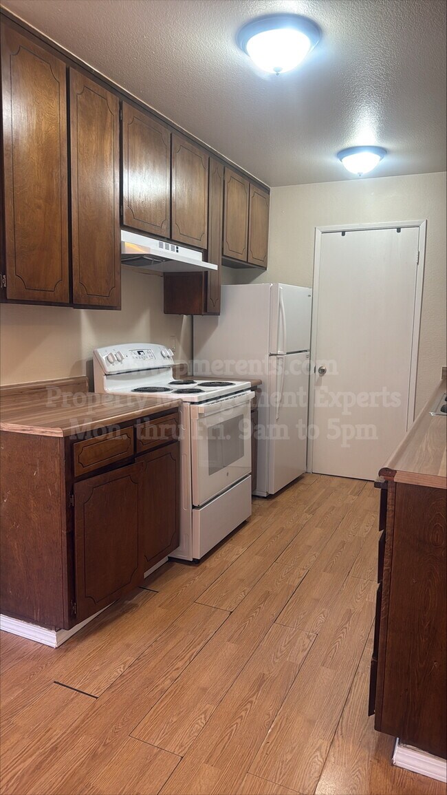 Primary Photo - 2652 Burlington Pl