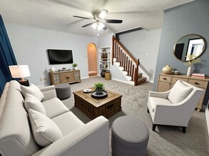 Building Photo - 3 Bedroom 2 Bathroom Cape Cod Available in York!