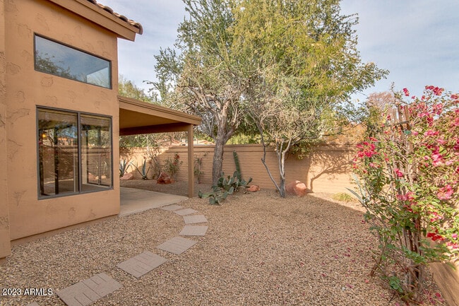 Building Photo - 9526 E Wood Dr