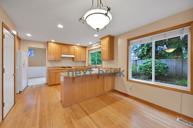 Building Photo - Spacious 4-Bedroom Retreat in Bothell with 2.5 Baths and 2454 Sq Ft of Comfort!