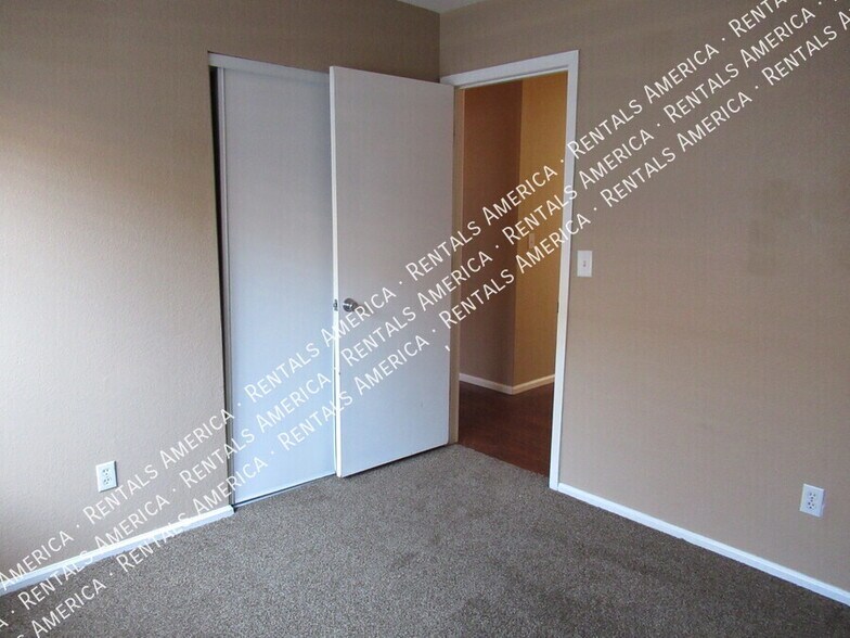 Building Photo - 3142 W Foothill Dr