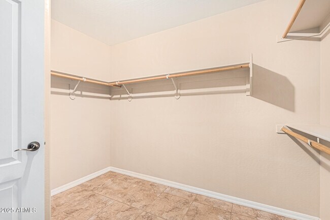 Building Photo - 25667 W Primrose Ln