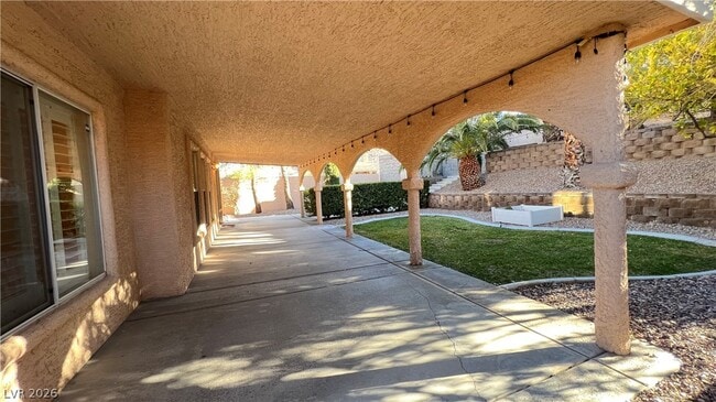 Building Photo - 10121 Oakmoor Pl