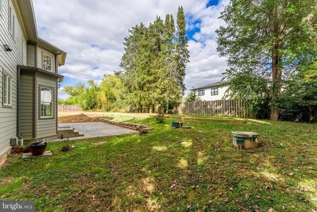 Building Photo - 829 Golden Arrow St