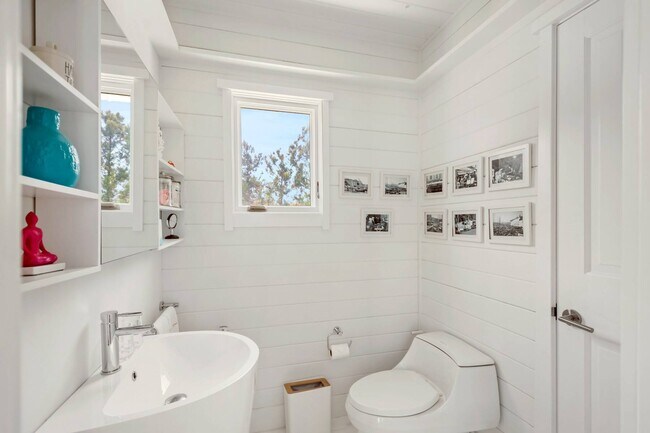 Building Photo - 64 West End Rd