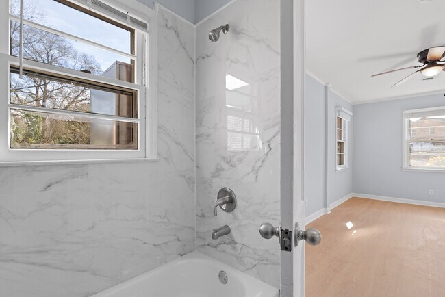 Building Photo - 409 Wilkes Rd