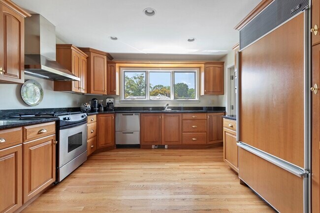 Primary Photo - 17 Gilbert St