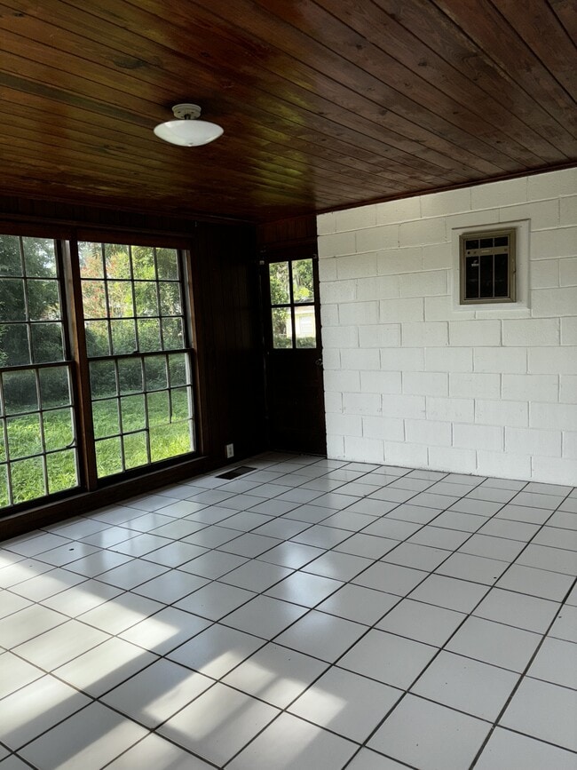 Building Photo - 5720 Cedar Park Ln