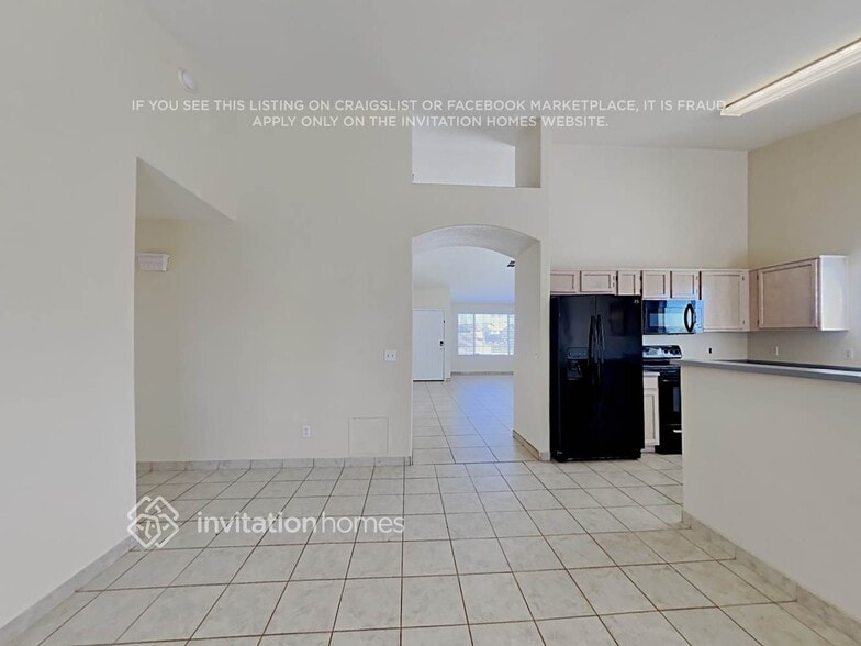 Building Photo - 14327 W Lamoille Dr