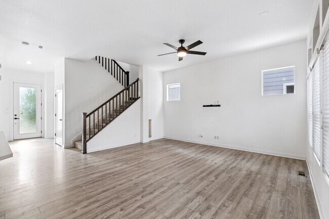 Building Photo - 6619 Mariposa Ct