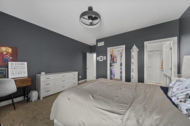 Building Photo - 10420 Pagoda Way