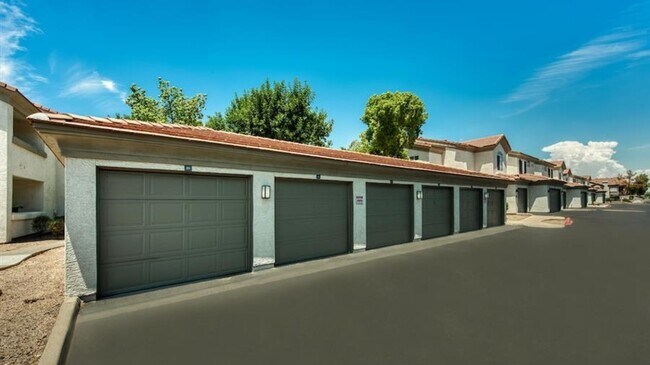 Building Photo - 5151 E Guadalupe Rd