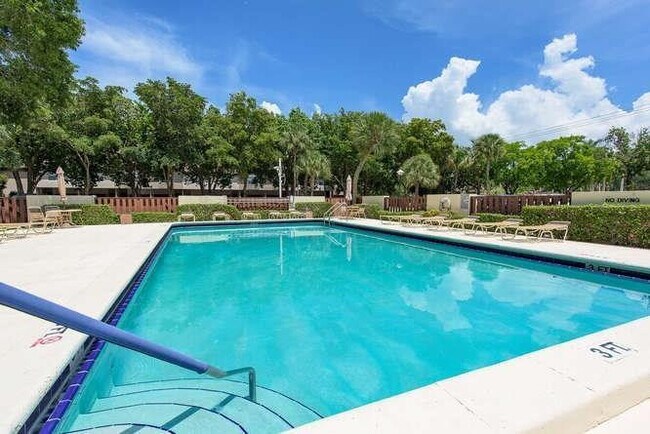 Building Photo - 10777 W Sample Rd