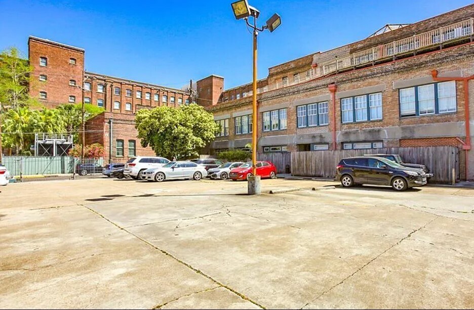Building Photo - 1111 S Peters St