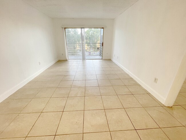 Building Photo - 2800 NW 56th Ave