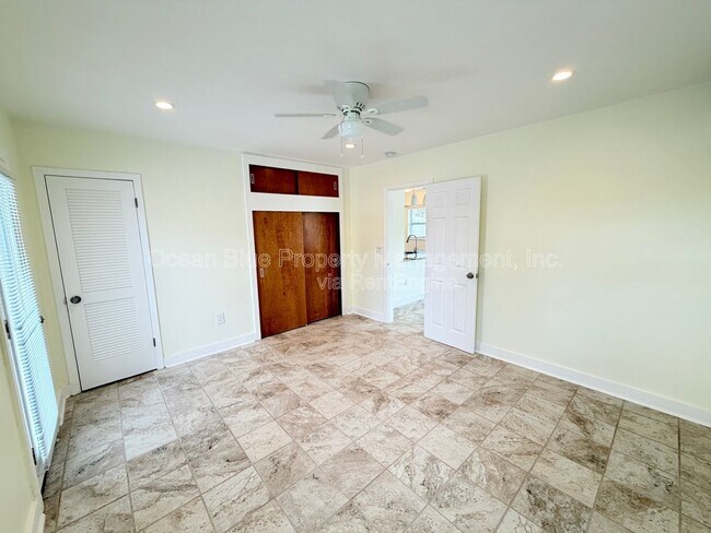 Building Photo - 206 Bates Ave