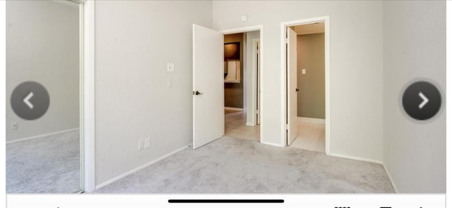 Building Photo - 806 W 24th St