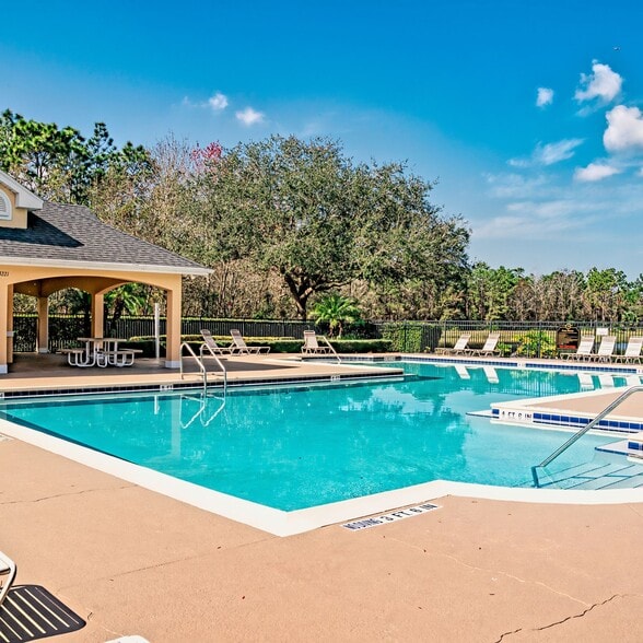 Community pool - 13308 Phoenix Dr